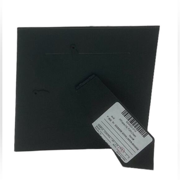 Wooden pistachio green table top frame with a beaded edge & vaulted up molding. - Picture 2 of 2